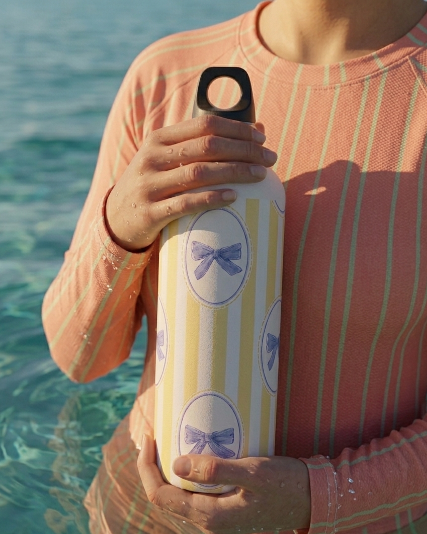 Sunbeam and Satin Sipper with Clip Cap (750 mL).
